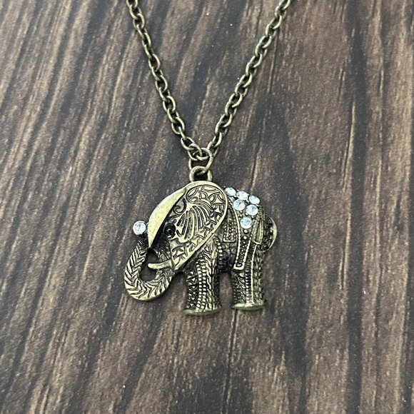 Claire's Elephant Necklace ASO Elena Gilbert - Picture 2 of 10